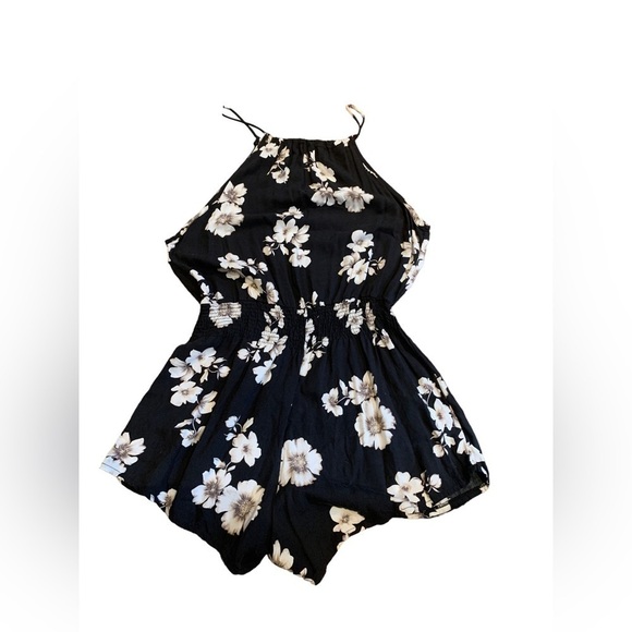Brandy Melville Black Floral Blanche Romper - Picture 6 of 7
